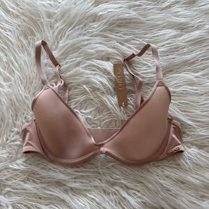 Skims Weightless Scoop Bra Mica Size 34A